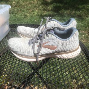 Brooks Revel 3 Light Gray Rose Gold Metallic Running Sneakers Size 8M